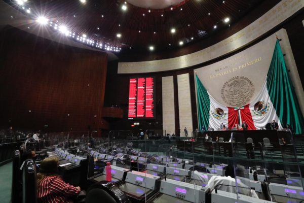 Diputados aprueban en lo general reformas al outsourcing