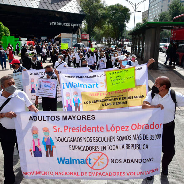 Firman pacto Walmart e Inapam: adultos mayores empacadores sólo podrán laborar con semáforo verde