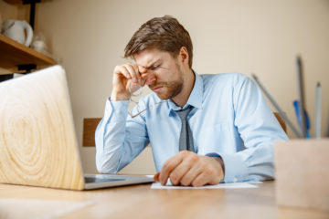 Mala gestión laboral afecta la salud de empleados y aumenta rotación