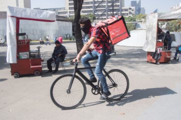 Ser repartidor en pandemia: Solo ante el peligro, la precariedad… y pagar impuestos