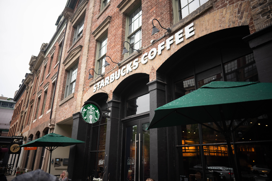 Baristas de Starbucks declaran victoria en histórica elección sindical