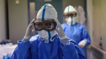 Por escasez de personal, Francia exime de cuarentena a trabajadores de la salud