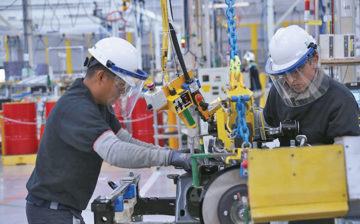 Amplía EU ayuda para tema laboral
