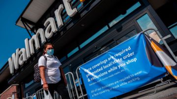 Walmart reduce licencia pagada para los trabajadores con covid