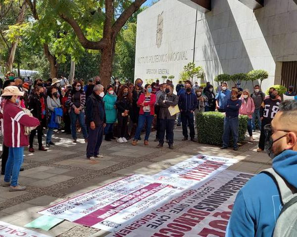Trabajadores del IPN exigen 10% de aumento salarial