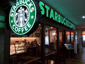 Starbucks cubrirá costos de viaje a empleadas que quieran abortar