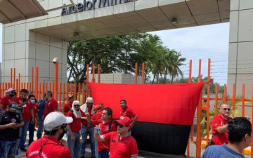 Estallan huelga en ArcelorMittal por más utilidades