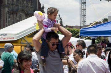 Consenso para ampliar licencias de paternidad