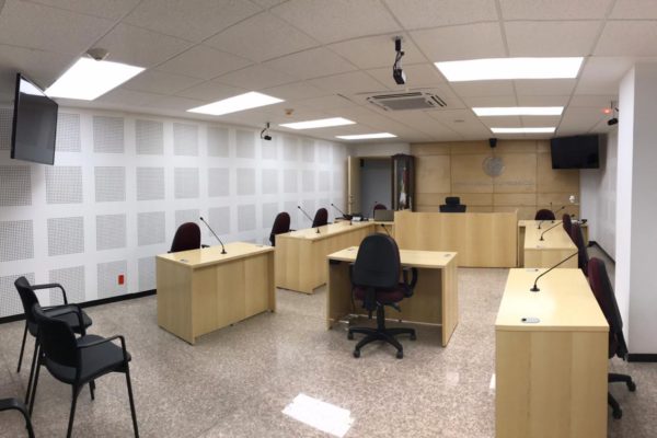 Lo ordinario se vuelve extraordinario;  ¡ jueza laboral multa a un litigante con USD 2,600!