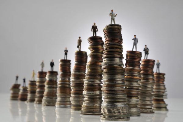 Las diferencias salariales y la hipoteca social
