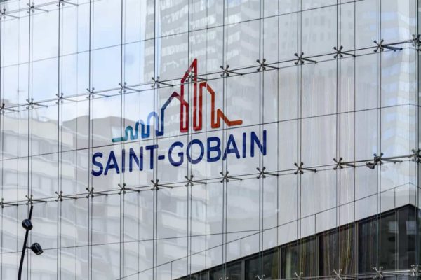Tensan votaciones en Saint Gobain