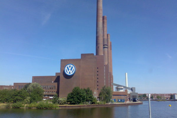 Sindicato de VW votará convenio de revisión contractual