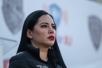 Obliga Cuevas a firmar renuncias anticipadas