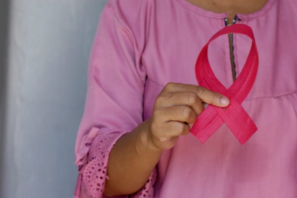 ¿Qué hacer cuando una colaboradora tiene cáncer de mama?