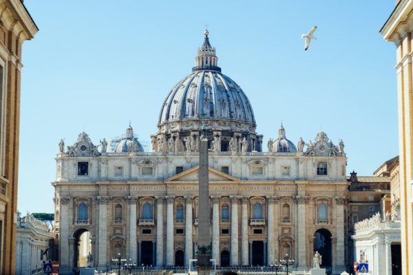 Población; muchos países con tasa de fertilidad inferior a la de El Vaticano
