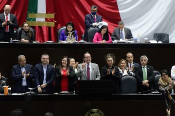 Avalan en Senado 12 días de vacaciones