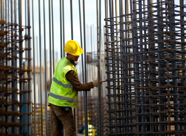 Reducción de jornada laboral tropieza con sector constructor