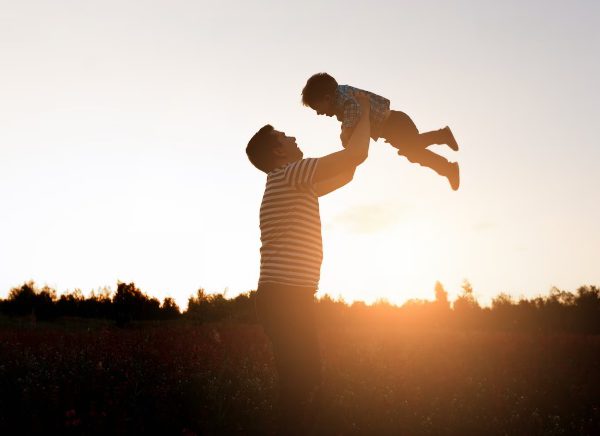 Permiso por nacimiento y permiso parental de ocho semanas