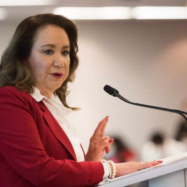 Fija UNAM nueva postura sobre caso ministra