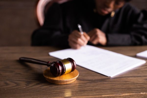 Las Concubinas Deben Ser Llamadas a Juicio, Como Terceras Interesadas, Cuando Tienen Interés En Una Pensión