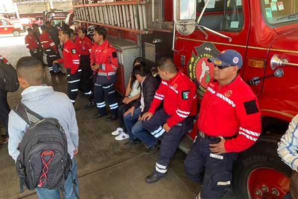 Bomberos emplazan a huelga para el domingo