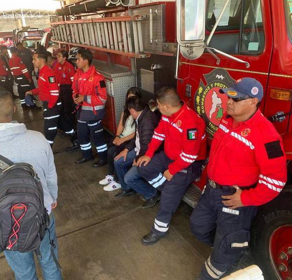 Bomberos emplazan a huelga para el domingo