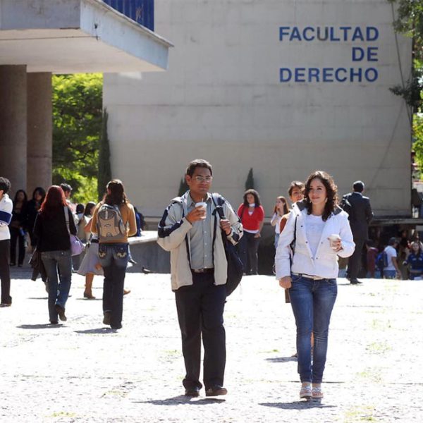Lanza UNAM diplomado en Materia Laboral