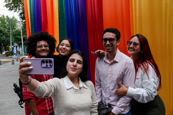 Asegura el 48% de los trabajadores encuestados que en su empresa sí existen políticas de inclusión y diversidad LGBT+