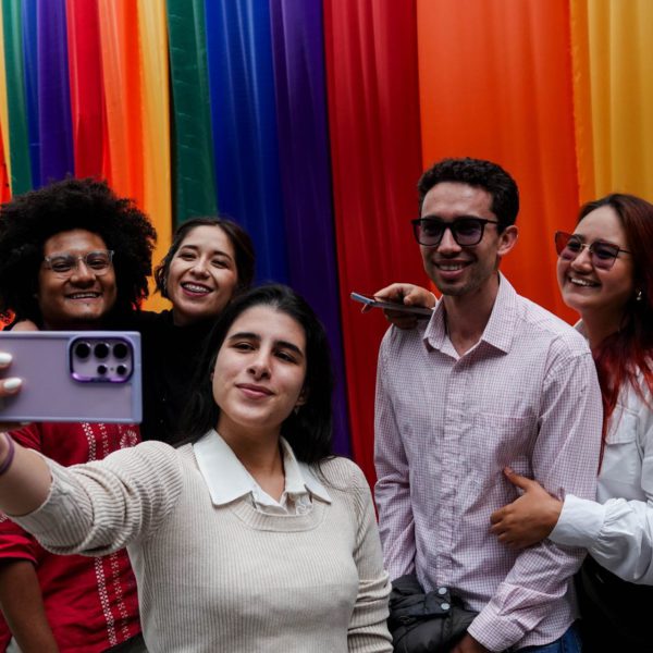 Asegura el 48% de los trabajadores encuestados que en su empresa sí existen políticas de inclusión y diversidad LGBT+