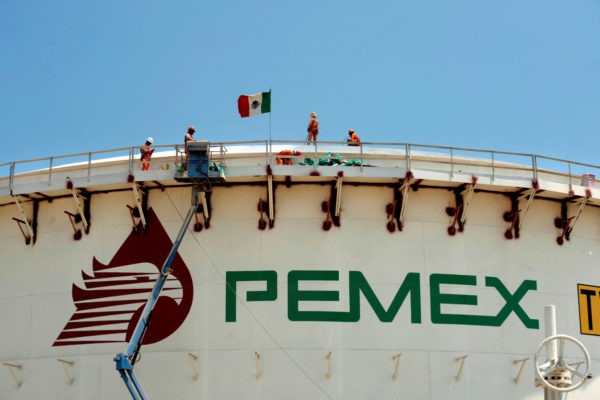 Acuerdan STPRM y Pemex aumento salarial del 7% desde el 1 de agosto