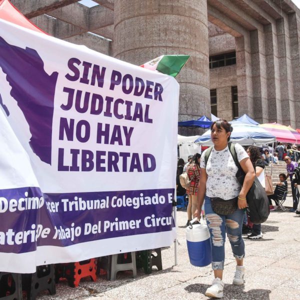 Jueces en paro no deben cobrar salario, recuerda Sheinbaum