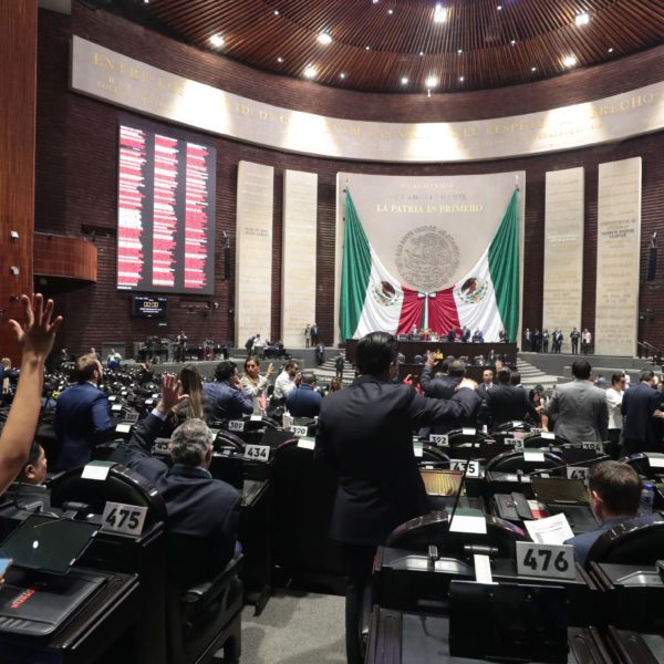 Diputados avalan indexar salario mínimo a la inflación