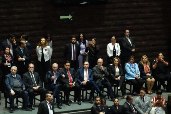 Ministros reducen sueldo para 2025; aún por arriba del sueldo de la presidenta