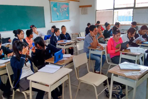 Solos, sin educación y desconectados: los hombres de la clase obrera no están bien