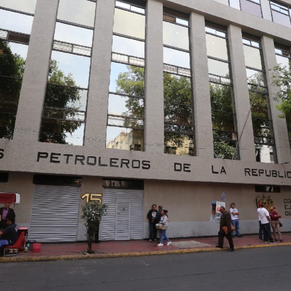 Descarta Sheinbaum intervenir en elección del sindicato de Pemex