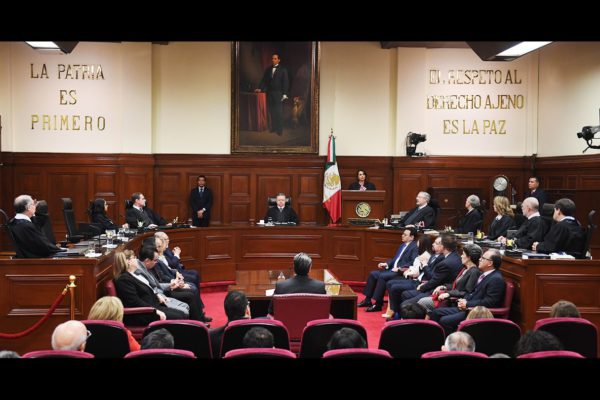 Contradicción de Criterios omisión de ejecución de laudo no puede desecharse de plano