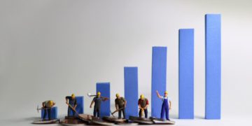 Arrancan revisiones contractuales 2025: buscan incrementos de doble dígito y reducción de la jornada laboral