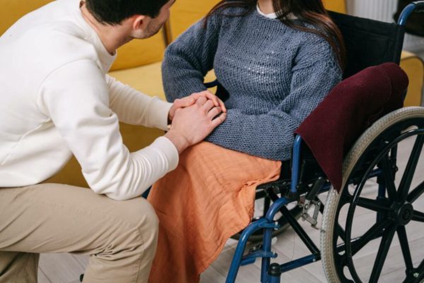 Iniciativa busca otorgar sueldo a cuidadores de familiares discapacitados