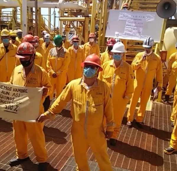 Paran petroleros por malos alimentos
