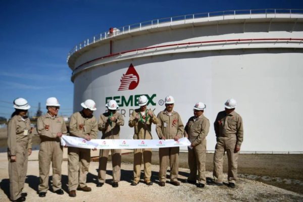Ordenan a Pemex reinstalar a empleado
