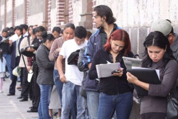 El mercado laboral se mantiene estable; baja la precariedad y sube ligeramente la informalidad