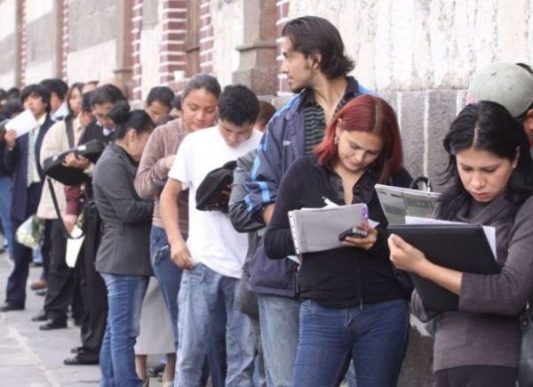 El mercado laboral se mantiene estable; baja la precariedad y sube ligeramente la informalidad