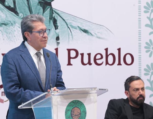 Reducción de jornada laboral a 40 horas no está en agenda para el actual periodo de sesiones: Monreal