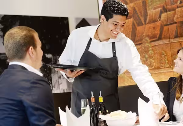Restaurantes en México enfrentan escasez de medio millón de trabajadores