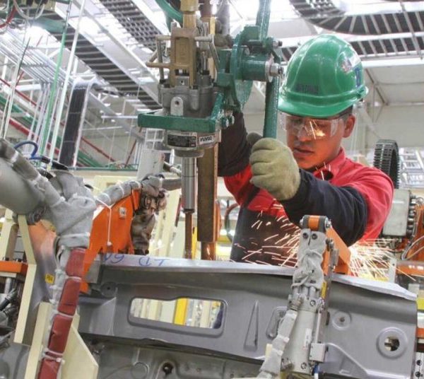 Disminuyó 1.8 % el volumen de la producción manufacturera en enero de 2026, a tasa mensual